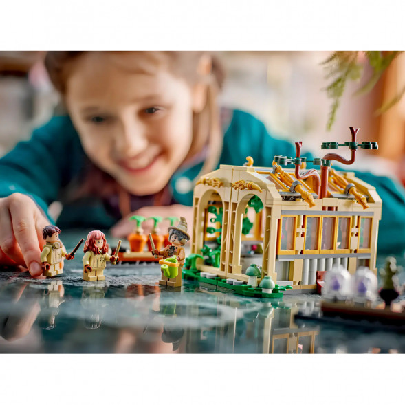 Конструктор LEGO Harry Potter 76445 Замок Хогвартс: Урок травологии во Владикавказе