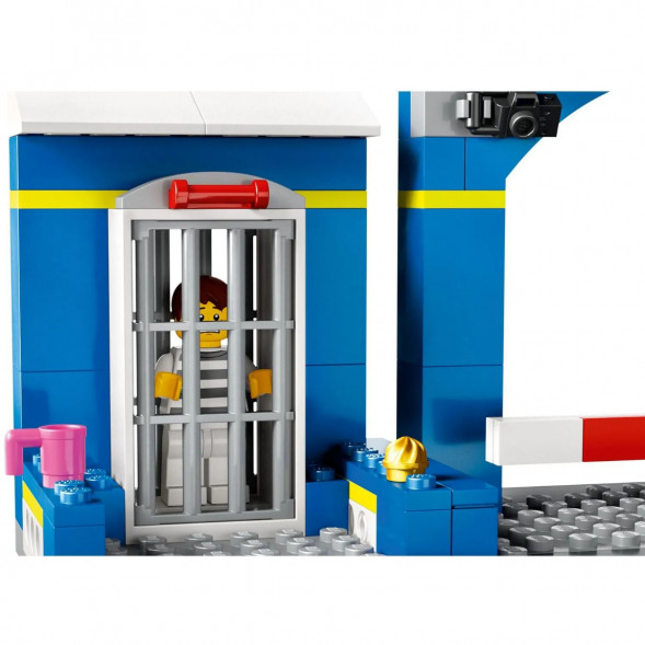 Конструктор LEGO City 60370 Побег из полицейского участка во Владикавказе
